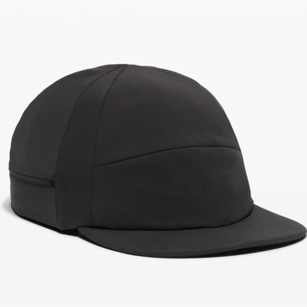 89. Lululemon License to Train Women’s Hat *SurroundStretch™
Black